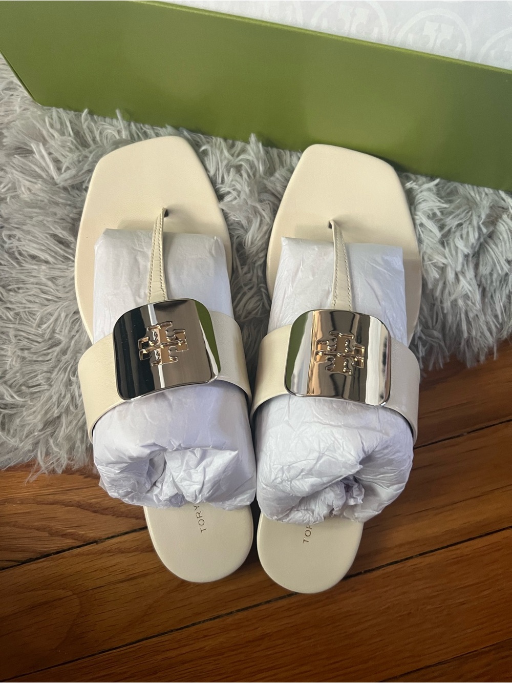 Tory Burch Cream Goat Leather Georgia Sandals Two Tone Logo in Size: 7.5